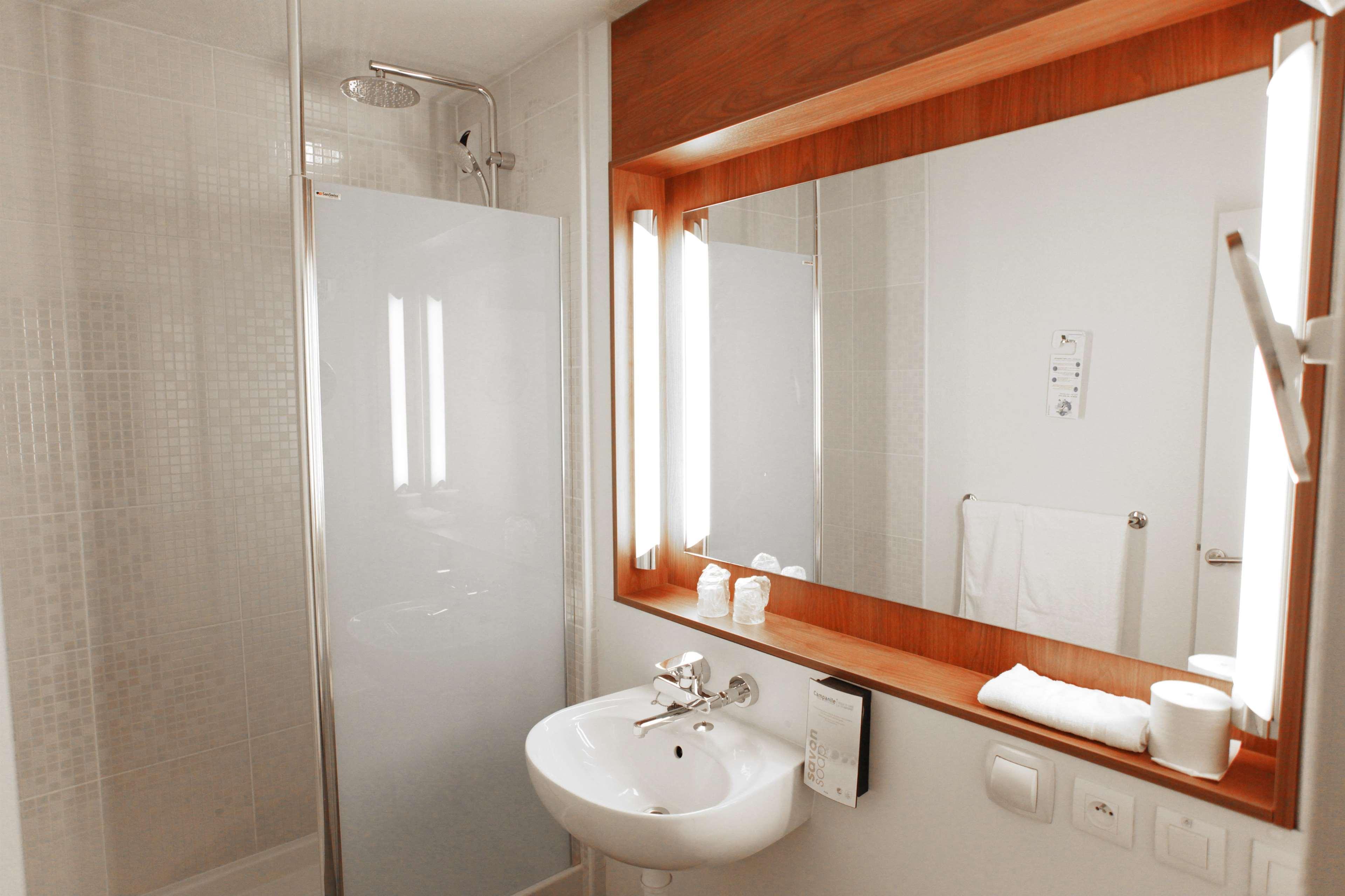 Campanile Nimes Sud - Hotel 3*
