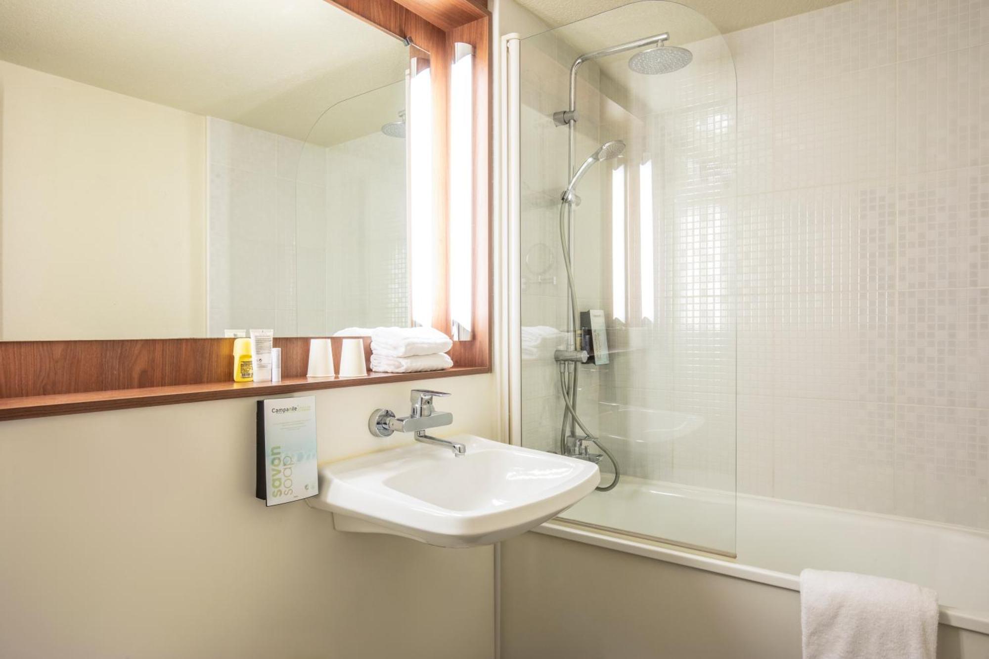 Campanile Nimes Sud - 3* Caissargues
